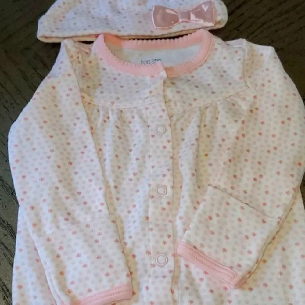 3 month 3 piece set baby girl. By Carters. NWOT